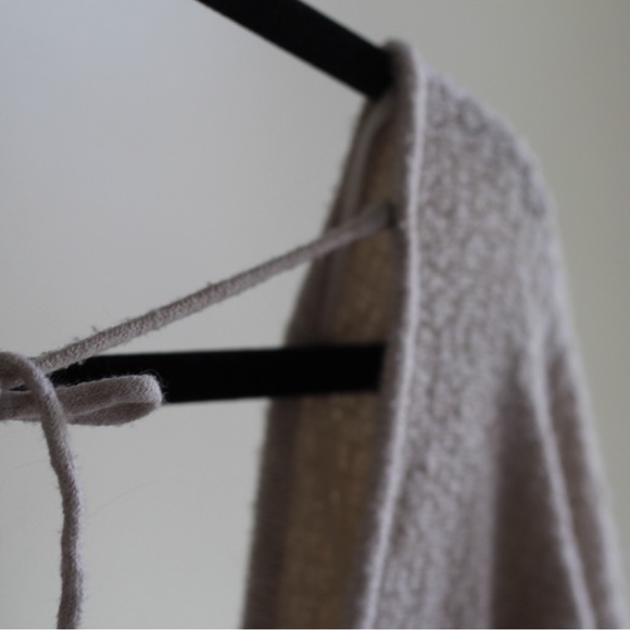 Cream Ribbed Knit Sweater - Picture 2 of 4